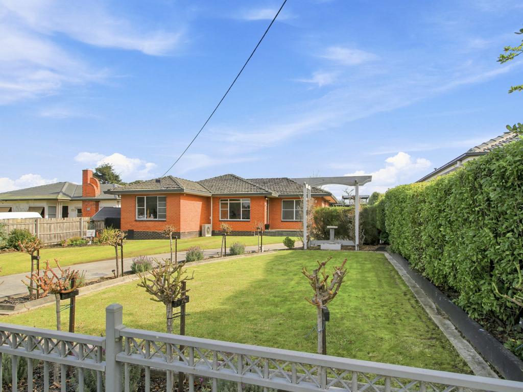 44 MCEACHARN ST, EAST BAIRNSDALE, VIC 3875