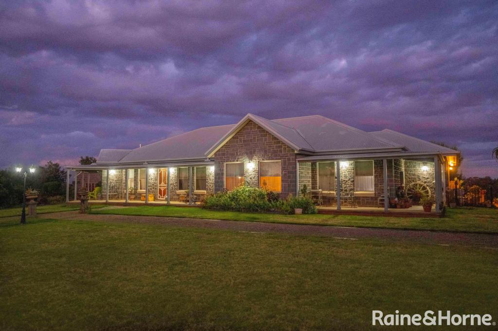 121 Normans Rd, Young, NSW 2594