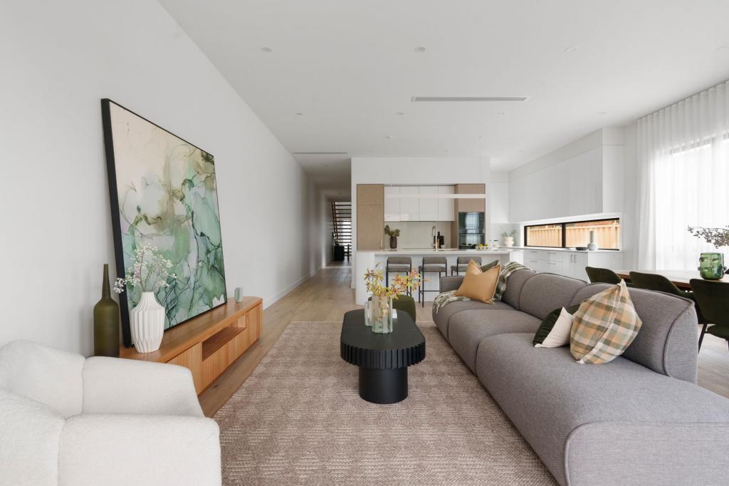 38b Carrington Rd, Reservoir, VIC 3073