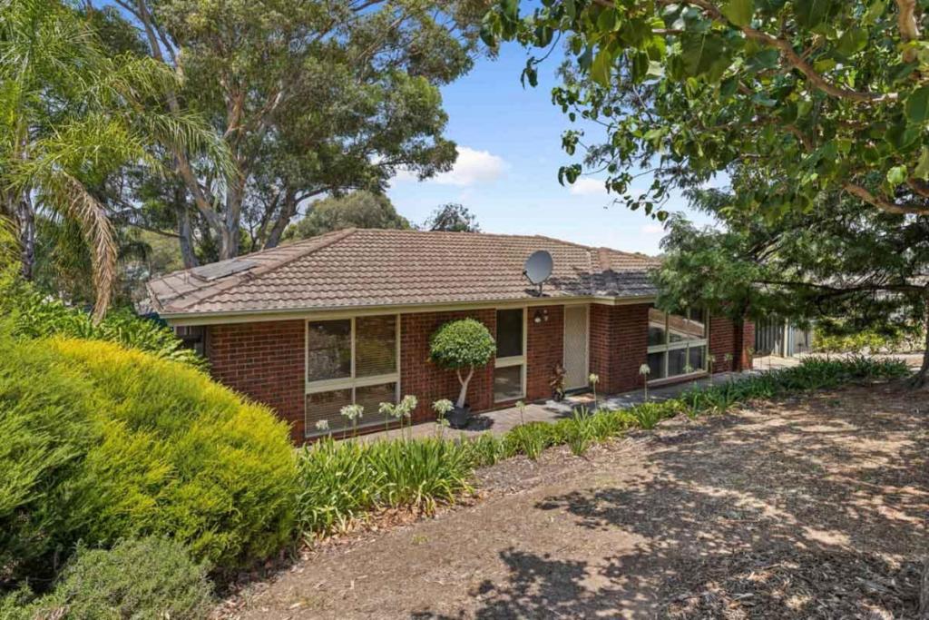 21 Palomino Pde, Wynn Vale, SA 5127