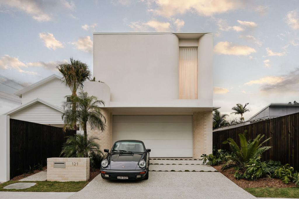 121 Albion Ave, Miami, QLD 4220