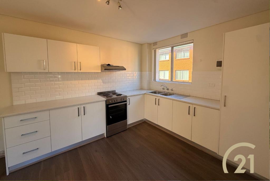 10/170 Sandal Cres, Carramar, NSW 2163