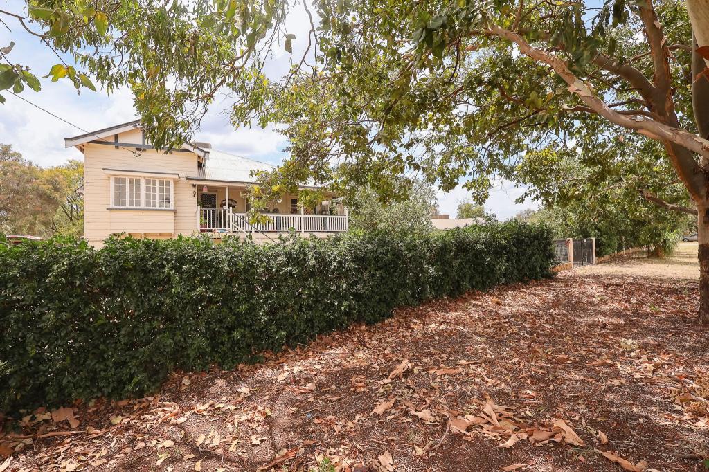 94 Northern Rd, Roma, QLD 4455