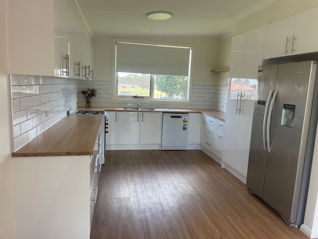 16 Blackwood St, Grassy, TAS 7256