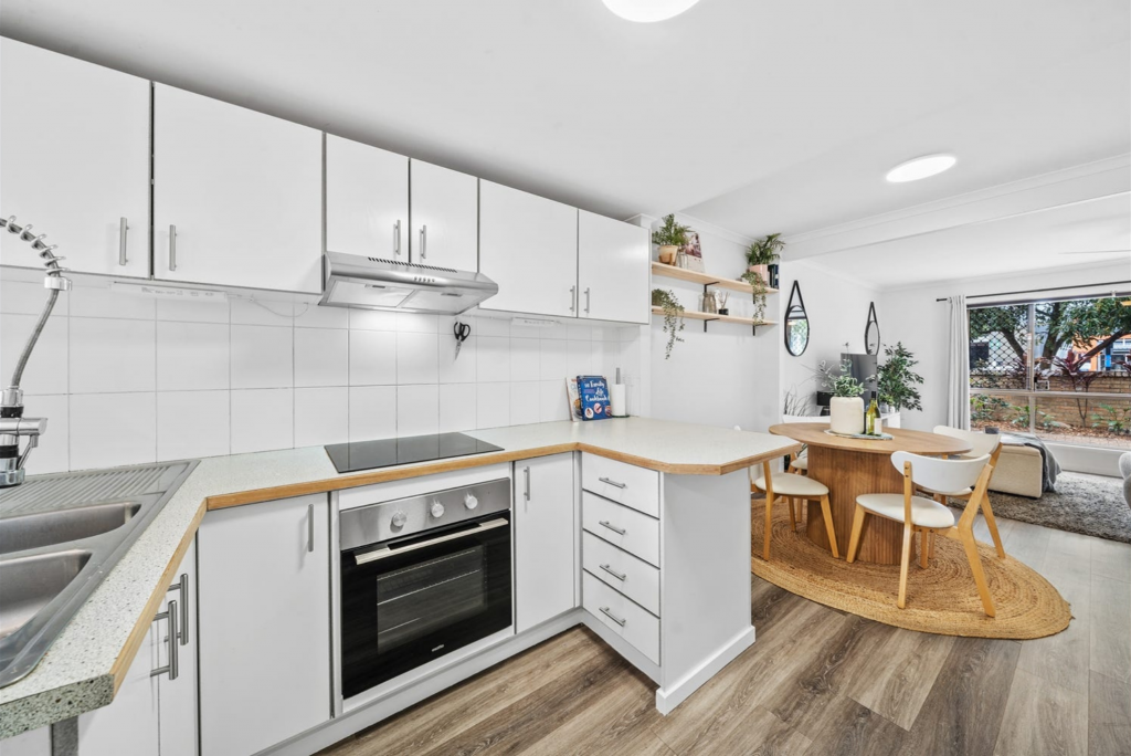 3/2 Efymia Ct, Daisy Hill, QLD 4127