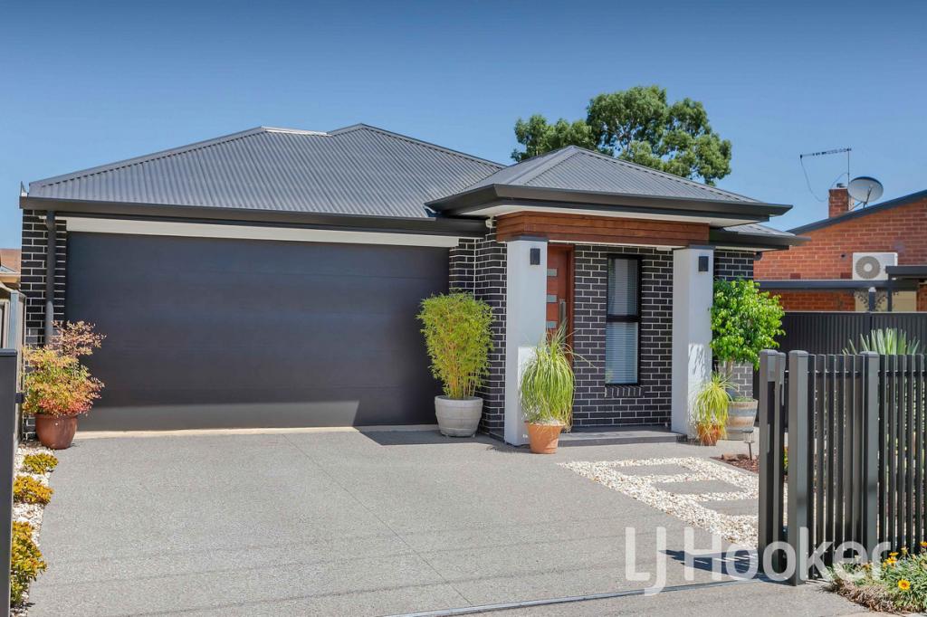 11 Balranald St, Ferryden Park, SA 5010