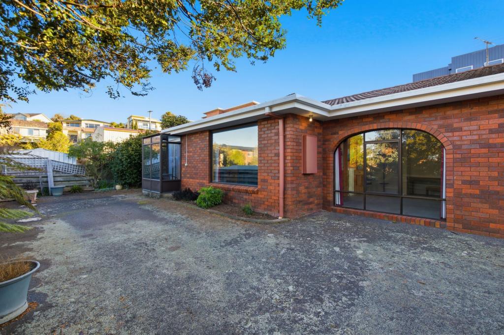 2/3 Cromwell Cres, Devonport, TAS 7310