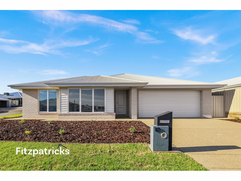 10 Tooleybuc St, Gobbagombalin, NSW 2650