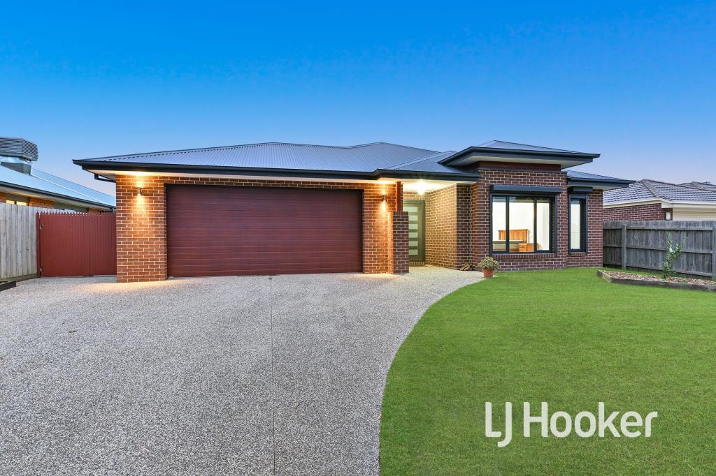 4 Scordia Pl, Pakenham, VIC 3810