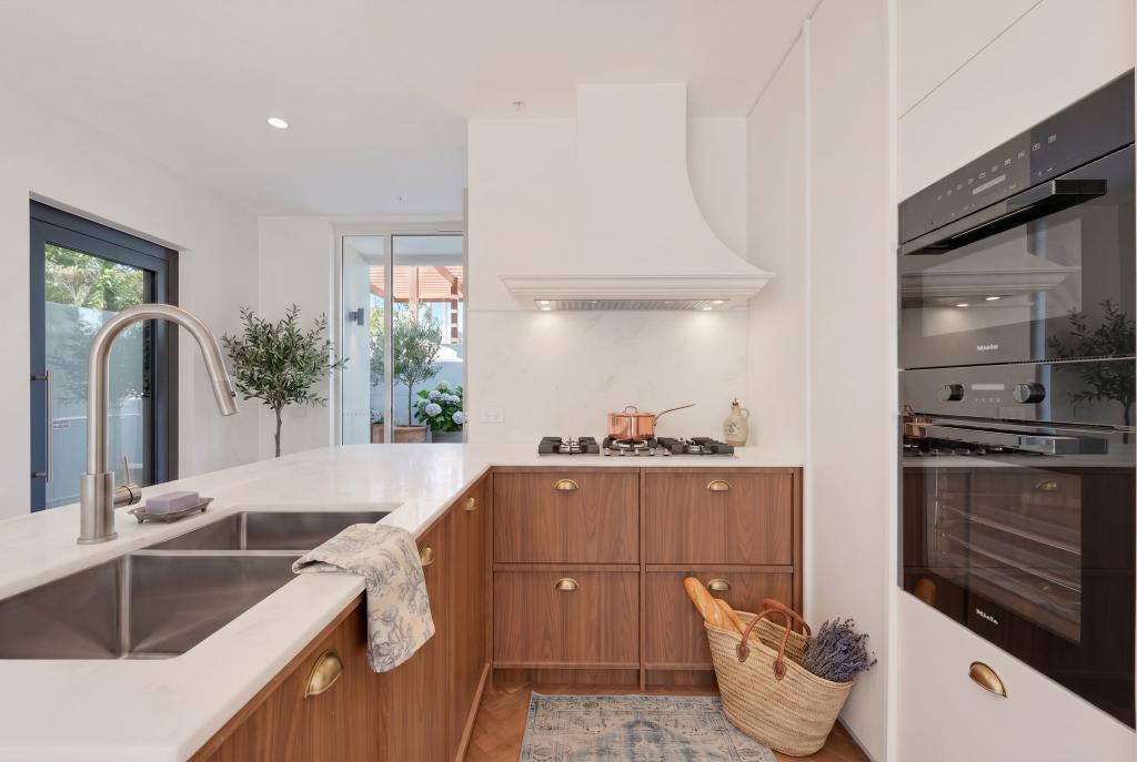 1/2 WOODVILLE AVE, WAHROONGA, NSW 2076