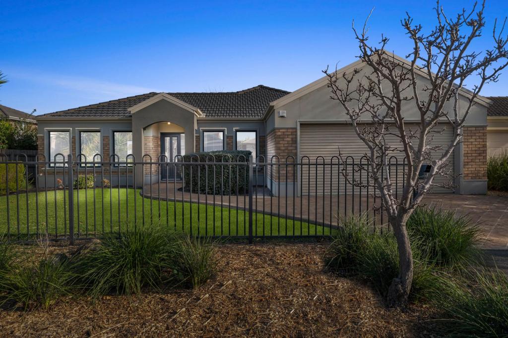 4 FAIRFIELD WALK, CAIRNLEA, VIC 3023