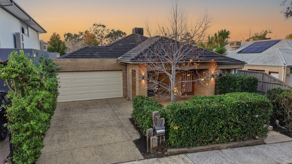 18 CARBINE WAY, LYNDHURST, VIC 3975