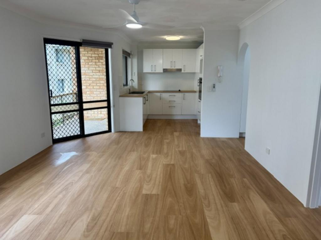 3/10 Mountain View Ave, Miami, QLD 4220