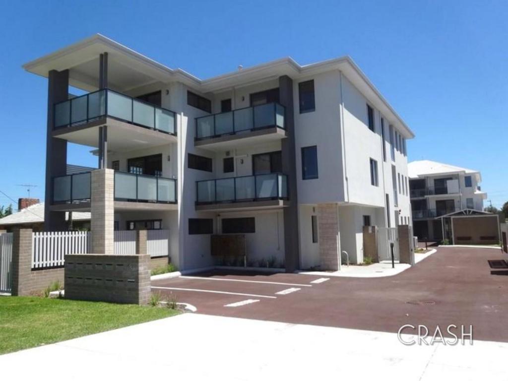 11/3 Beverley Rd, Cloverdale, WA 6105