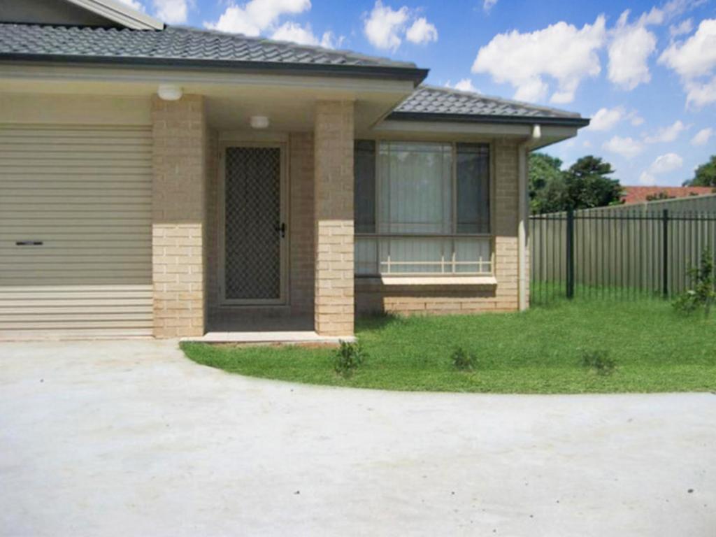 4/51A HUNTER ST, GUNNEDAH, NSW 2380