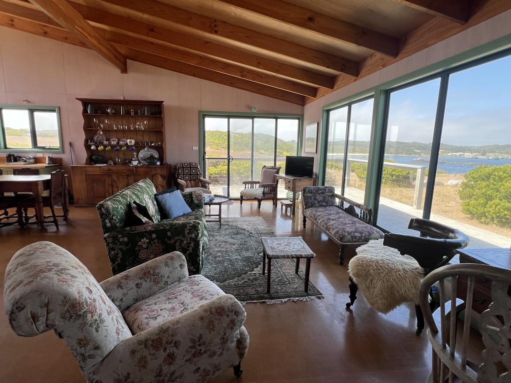 25 Moores Dr, Currie, TAS 7256