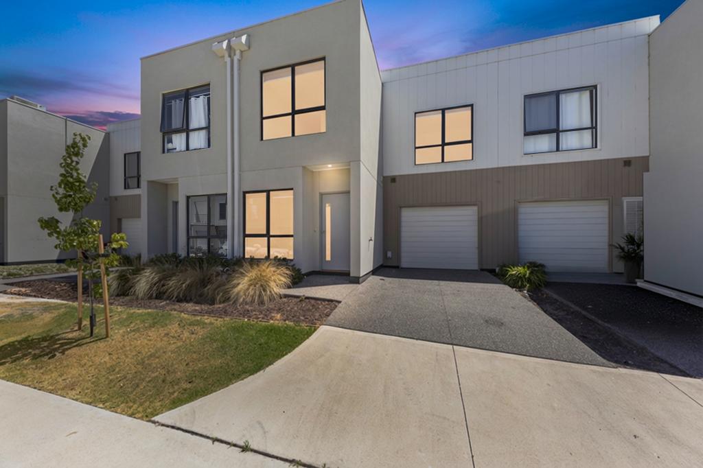 27 Limestone Dr, Berwick, VIC 3806