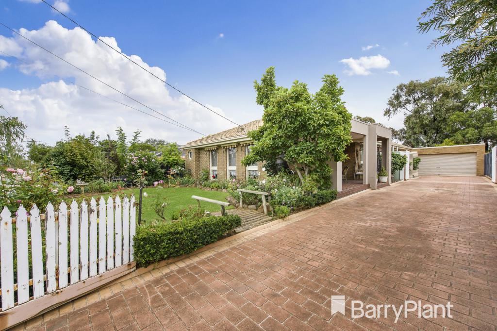 15 Brennan St, Melton South, VIC 3338