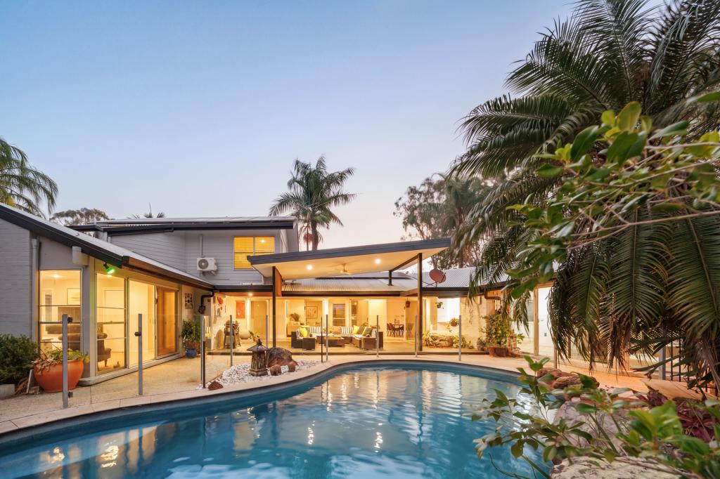 1 Broadmoor St, Kenmore Hills, QLD 4069