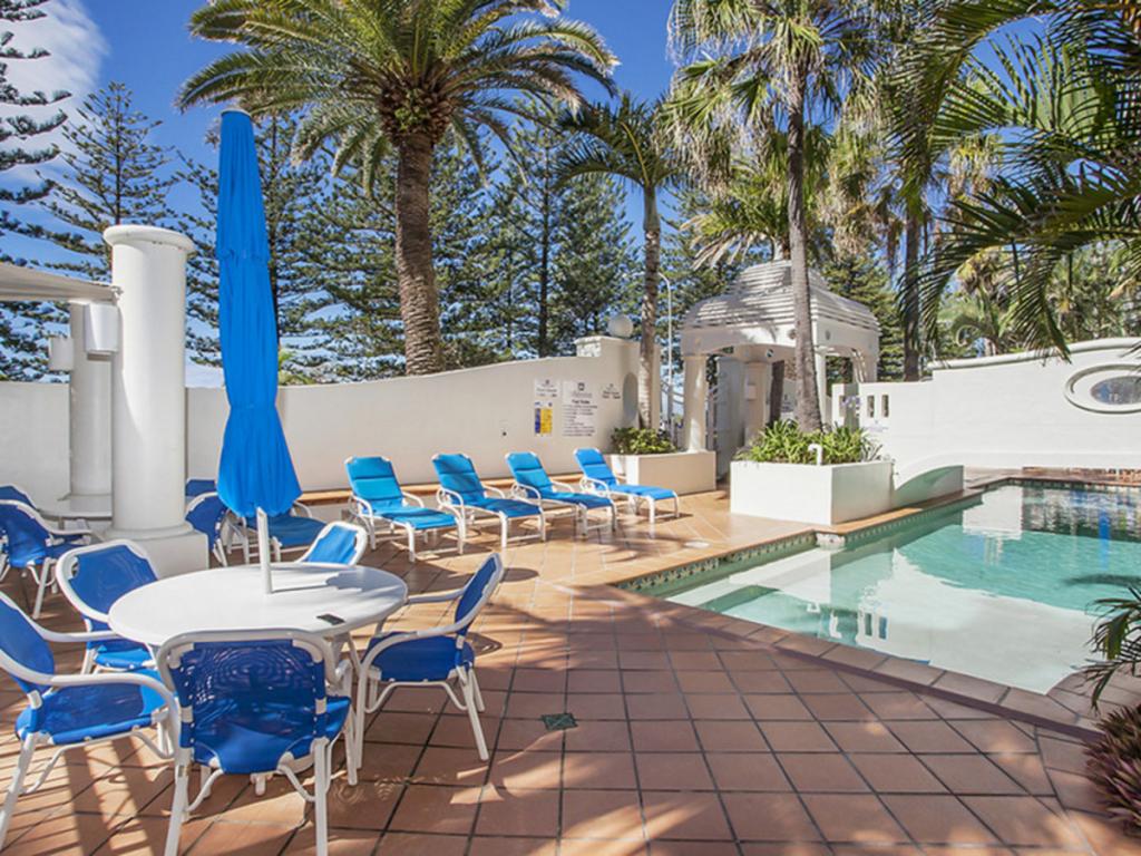 204/220 The Esp, Miami, QLD 4220