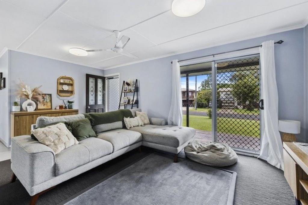 22 Middle Cres, Dysart, QLD 4745