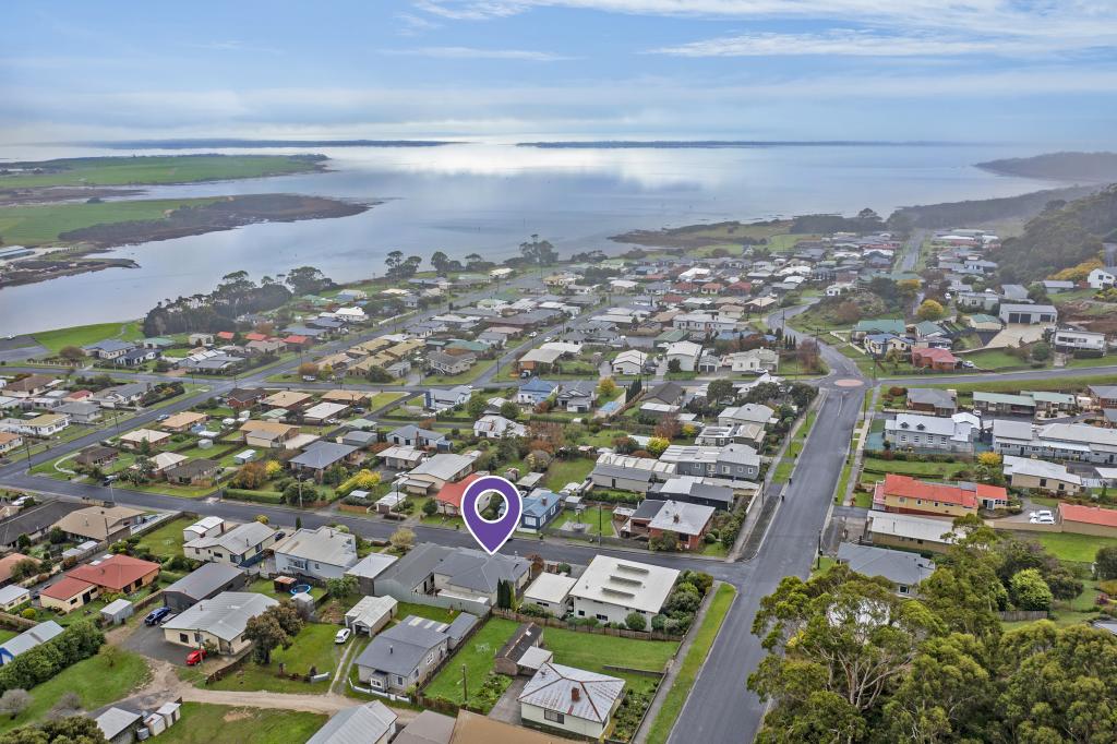 11 David St, Smithton, TAS 7330