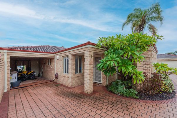 2/11 Camden St, Dianella, WA 6059