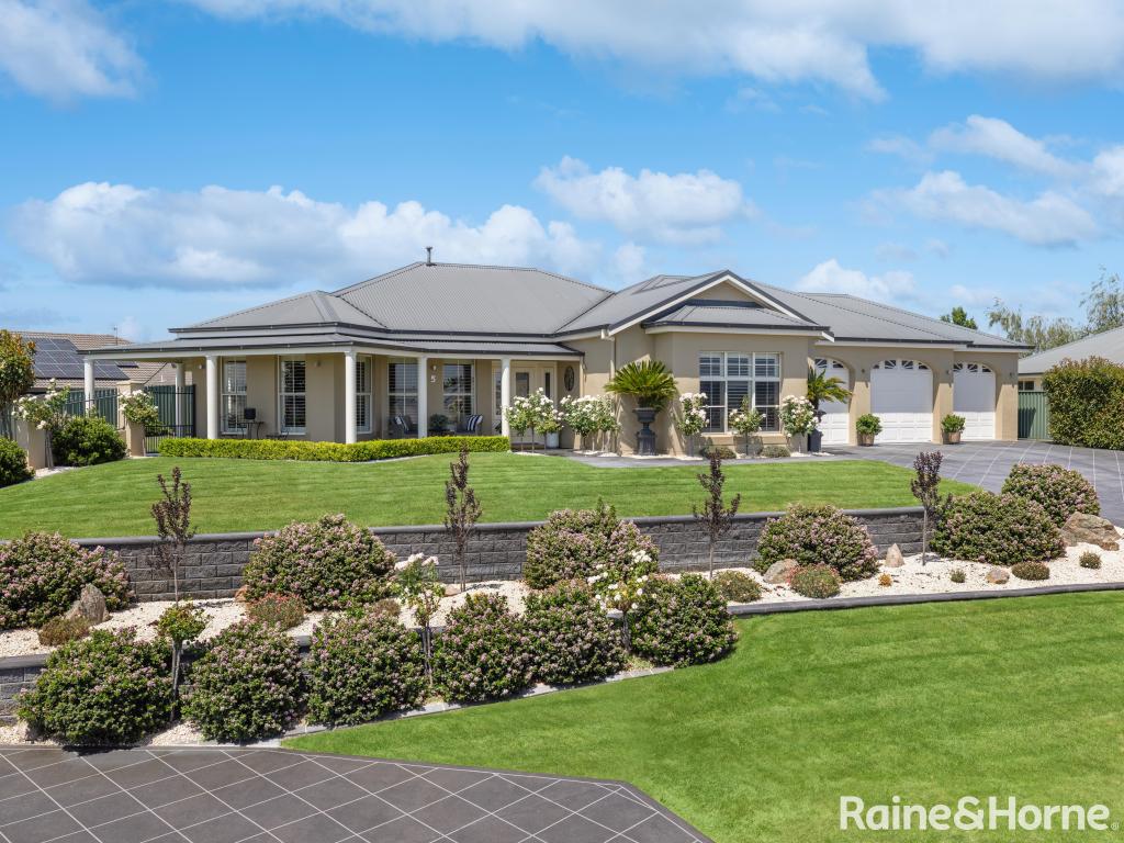 5 Lockyer Pl, Llanarth, NSW 2795