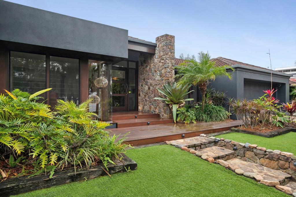 35 Lake View Dr, Twin Waters, QLD 4564