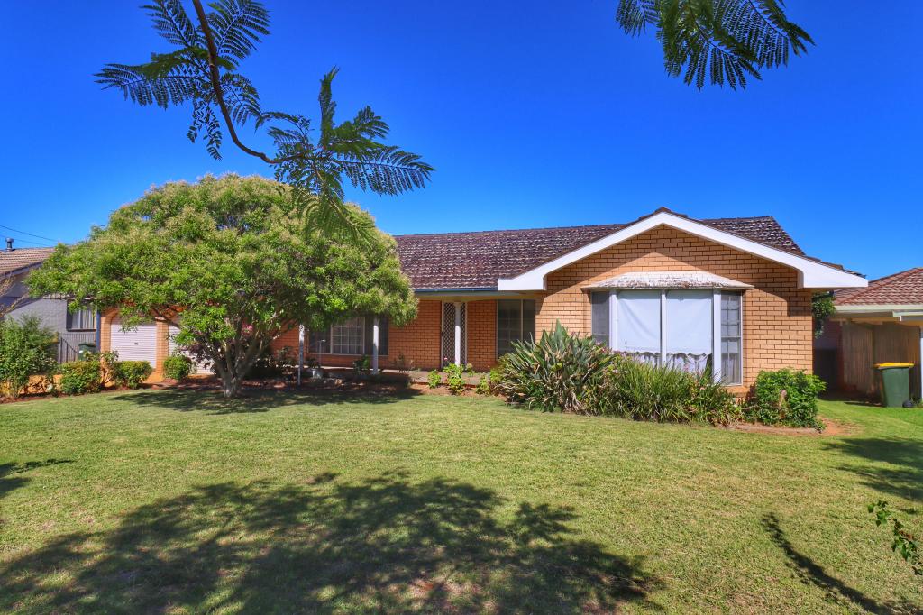 30 Newcombe St, Cowra, NSW 2794