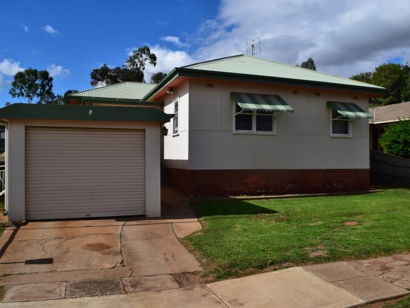 8 Peak Hill Rd, Parkes, NSW 2870