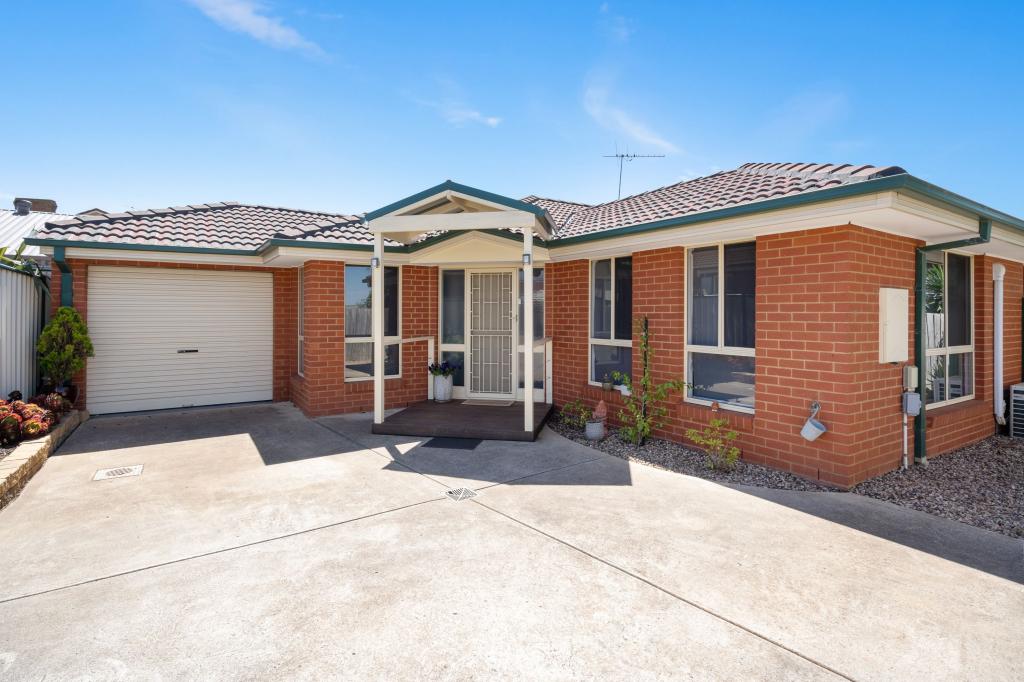 2/100 Underbank Bvd, Bacchus Marsh, VIC 3340