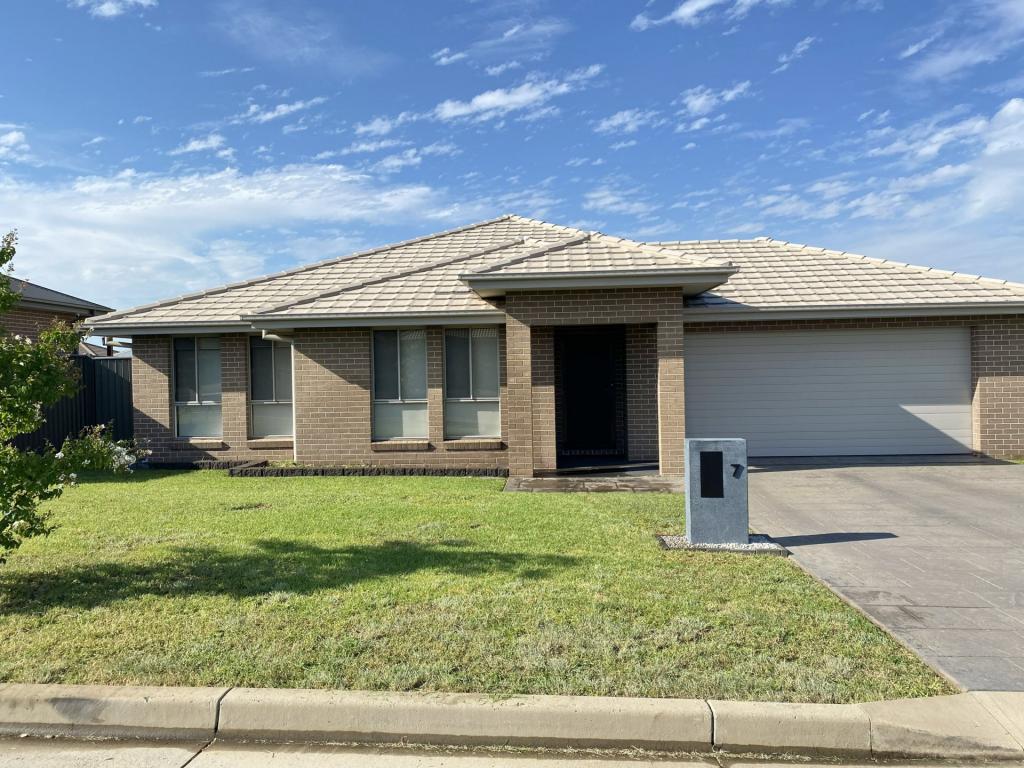 7 Kingham St, North Tamworth, NSW 2340