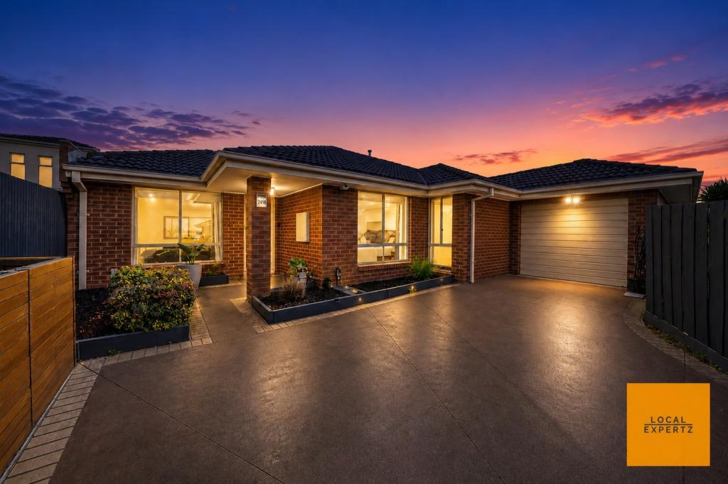 2/10 DARLINGTON GR, SYDENHAM, VIC 3037