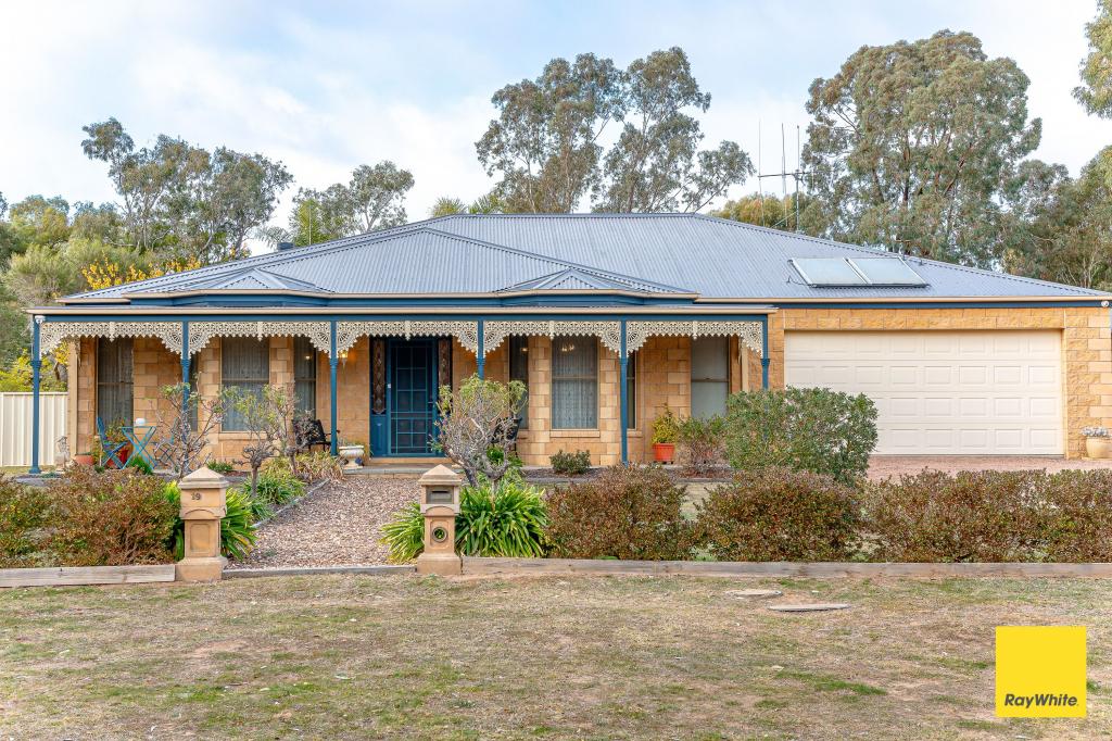 19 Wattle Dr, Heathcote, VIC 3523