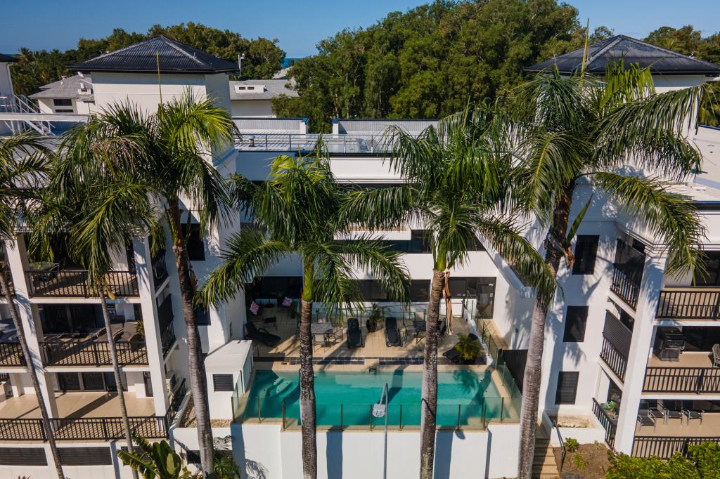 106/2 OLIVA ST, PALM COVE, QLD 4879