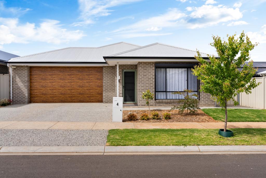 4 TUONO CT, MUNNO PARA WEST, SA 5115