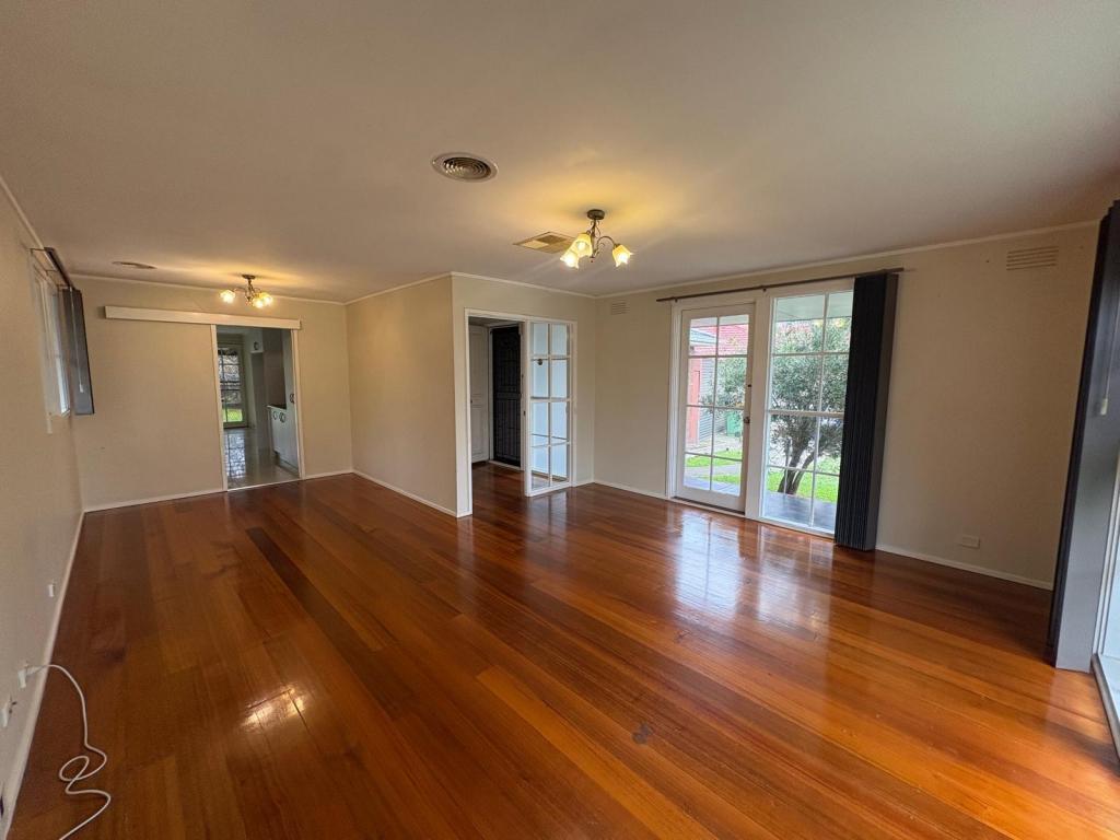 43 South Circular Rd, Gladstone Park, VIC 3043