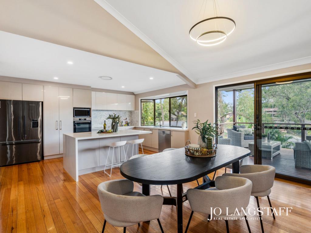 15 Welcome St, Chapel Hill, QLD 4069