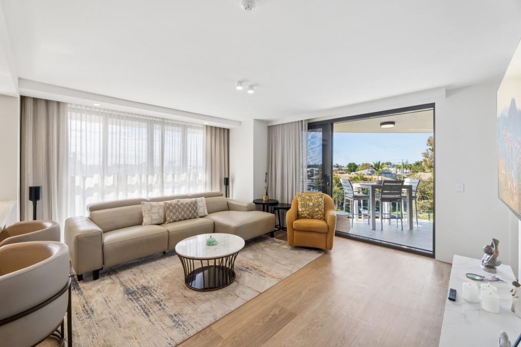 17/8 Paradise Pde, Paradise Point, QLD 4216