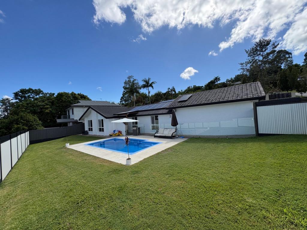 2 Amethyst Ct, Carrara, QLD 4211