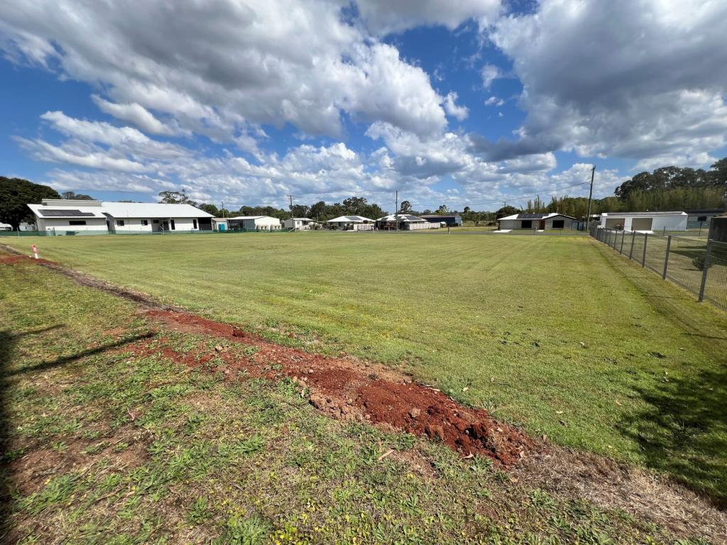 176 Station Rd, Horton, QLD 4660