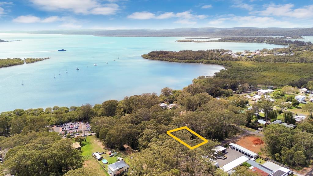 13 Fernbrook Ave, Russell Island, QLD 4184
