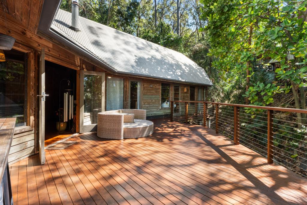 12 Dewrang St, Chapel Hill, QLD 4069