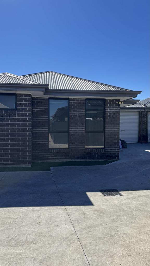 2/16a Raymond Ave, Seaton, SA 5023