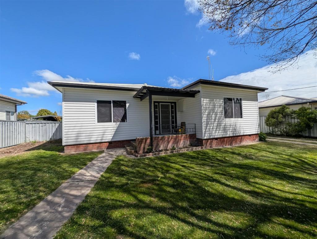 27 Mount St, Blayney, NSW 2799