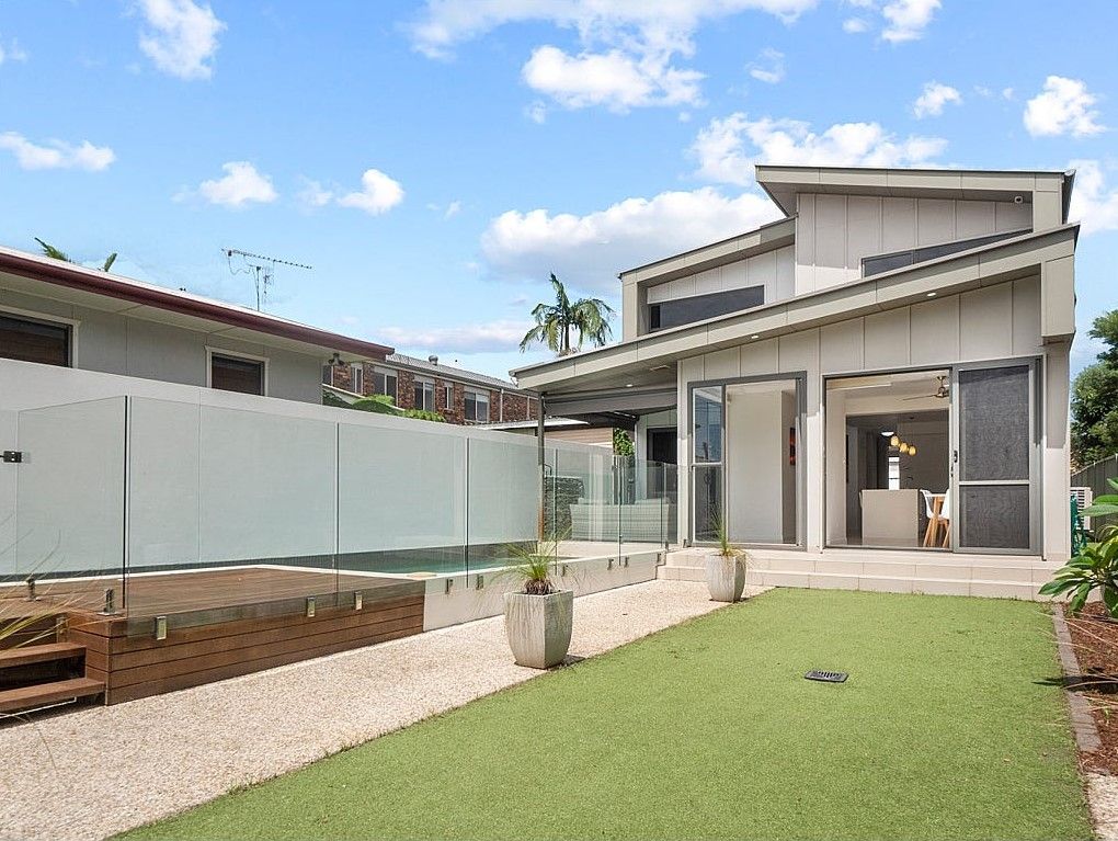 32 First Ave, Palm Beach, QLD 4221