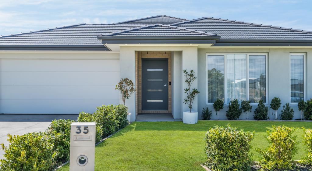 35 Flannery Cct, Charlemont, VIC 3217