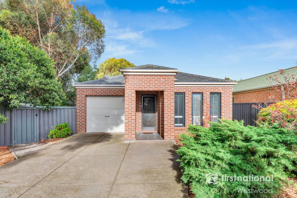 8 Bellfield Ct, Manor Lakes, VIC 3024