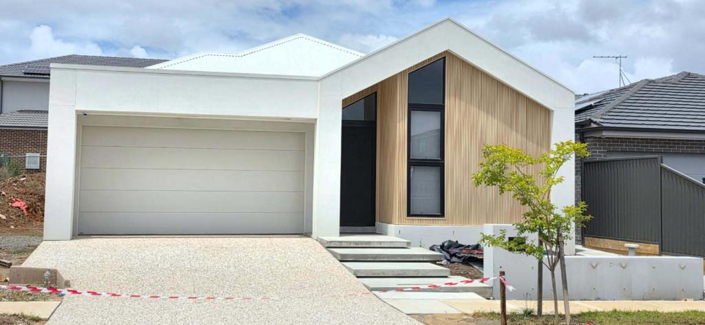 11 Fitzwater Ave, Leppington, NSW 2179